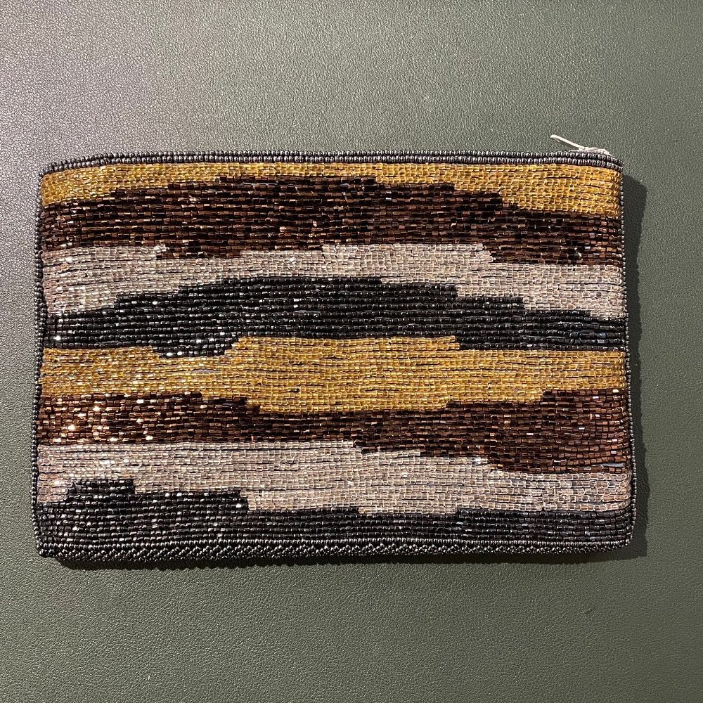 Beaded clutch handbag